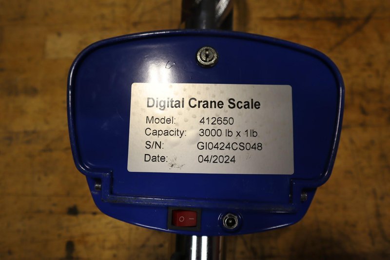 Global Industrial - LCD Digital Crane Scale, 3,000 lb x 1 lb- Auction Item
