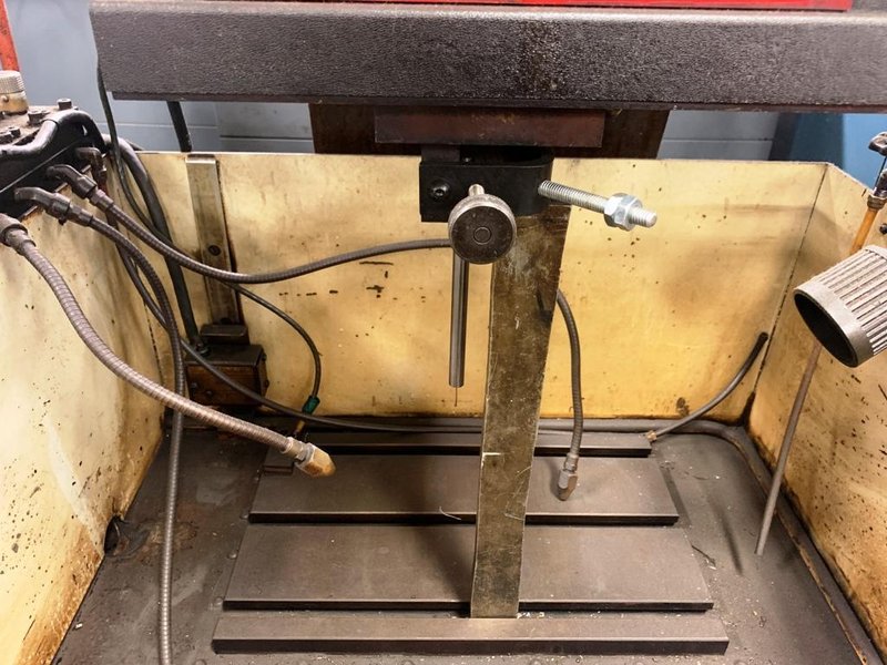 30 AMP HANSVEDT SM-150 B RAM TYPE EDM MACHINE