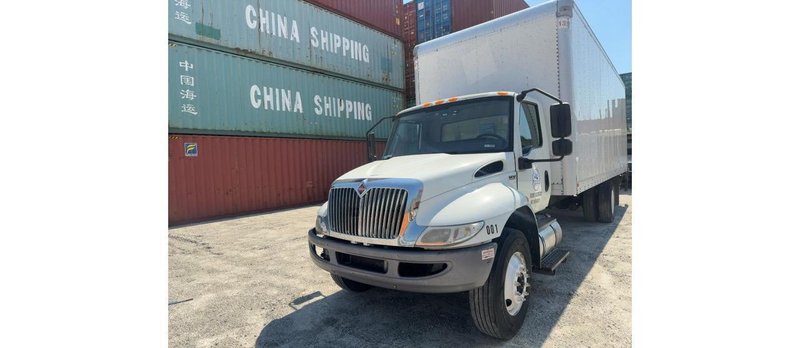 International MV607 Box Truck, 2020 – Cummins B6.7 Diesel, Allison Automatic, 26′ Dry Van, Liftgate, GVWR 25,999