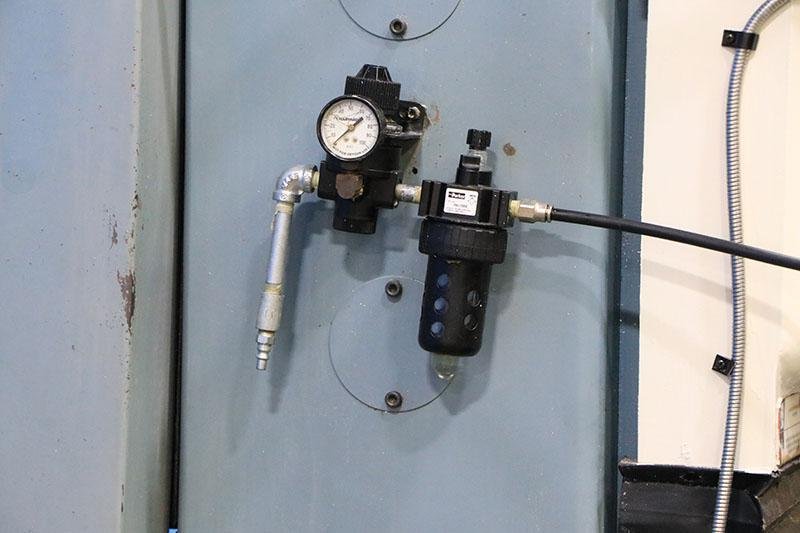 SOUTHWESTERN INDUSTRIES PROTO-TRAK 3-AXIS CNC BED MILL 
MODEL DPM