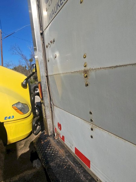 Peterbilt 337 Straight Truck, 2016 – Cummins/PACCAR Diesel, Allison Automatic, Medium-Duty Delivery Truck