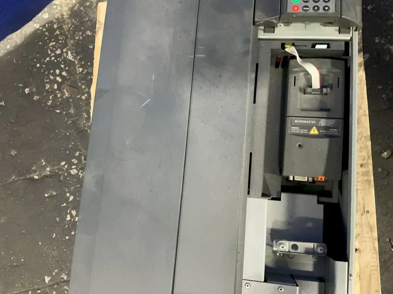 SIEMENS 75 KW MICROMASTER 430 VARIABLE FREQUENCY DRIVE  -  6SE6430-2UD37-5FA0