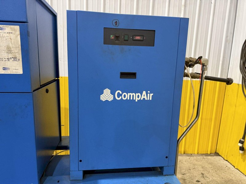 20 HP COMPAIR MODEL #LFR2A ROTARY SCREW AIR COMPRESSOR WITH DRYER: YOBRO #25816