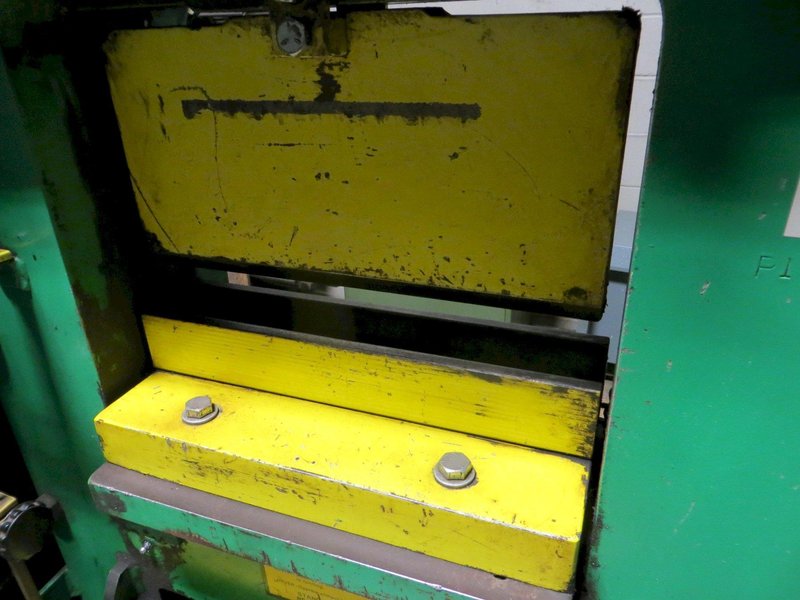 125 Ton Unihydro Hydraulic Ironworker Model P125-24