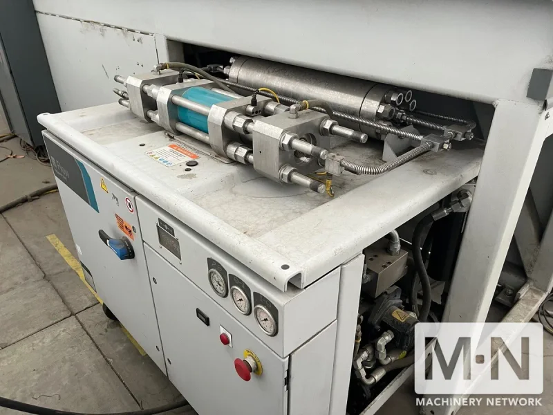 2016 Flow Mach M3B-7320 6' x 24' Waterjet