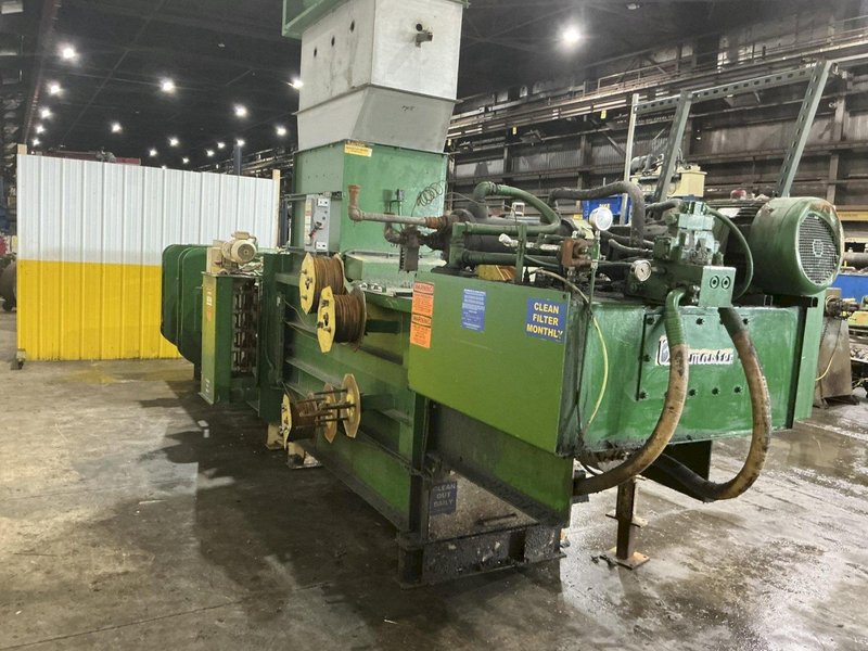 36" X 29" X 30 HP BALEMASTER MODEL #4030G-8 AUTO TIE HORIZONTAL BALER 2007: YOBRO #25000