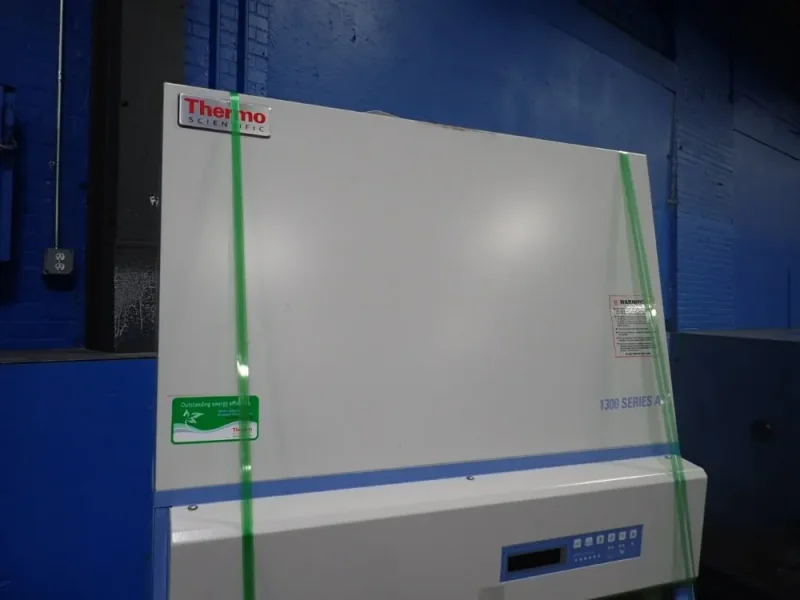 THERMO FISHER SCIENTIFIC 22" X 34" X 22" BIOLOGICAL SAFTEY CABINET   -  1323