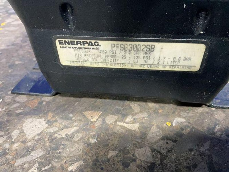 ENERPAC 5000 PSI / 350 BAR TURBO II HYDRAULIC AIR PUMP  -  PASG3002SB