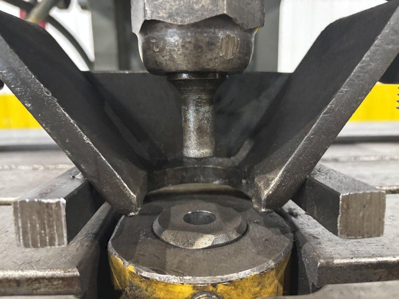 95 TON IRON CRAFTER MODEL 95-95 HMW HYDRAULIC IRON WORKER: STOCK #23333