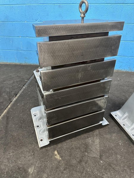 (1) SET OF 16&quot; X 30&quot; T SLOTTED DEVLIEG ANGLE PLATES: STOCK #74302