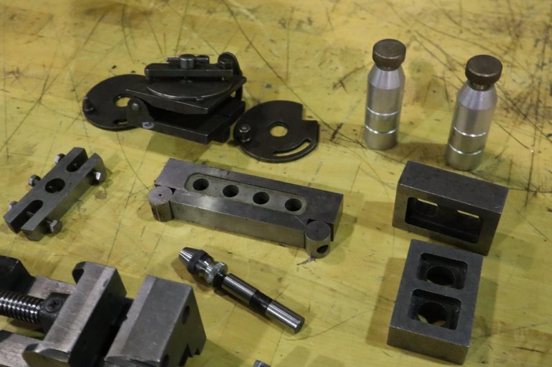 Workholding Assorted Items: (2) Vises, Keyless Drill Chuck, Blocks, Adjustable Work Stands, Sine Bar, and More- Auction Item