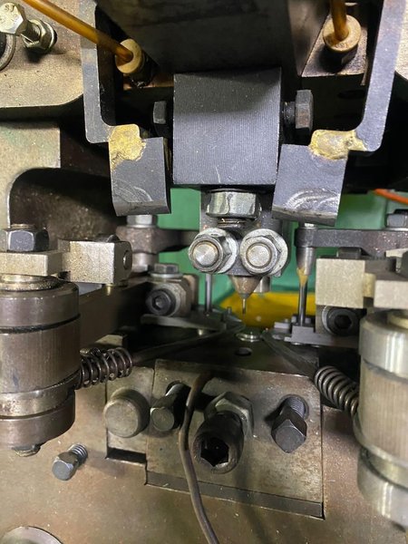 1/8&quot; Shanghai Wuling Model SD-30 Bi-Metal Contact Heading Machine