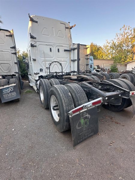 2019 Freightliner Cascadia 1FUJHHDR5KLKM7237