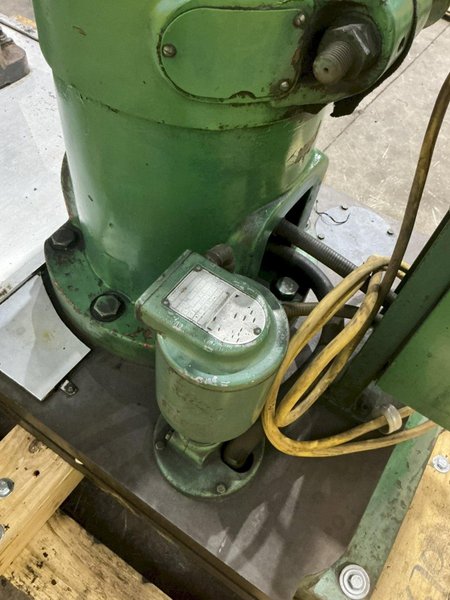 4' X 9' CARLTON MODEL #0A RADIAL ARM DRILL: YOBRO #25883