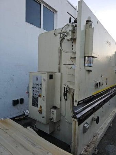 1996 Adira QHD-30040 Hydraulic Press Brake (#5355)