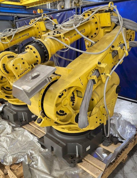 FANUC R2000IA/165F ROBOT + R-J3IB CONTROLLER USED