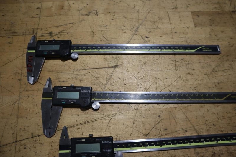 Mitutoyo Absolute Digimatic Verneer Calipers, (3) 12" (1) 8"- Auction Item