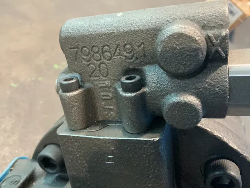 REXROTH AXIAL PISTON VARIABLE DISPLACEMENT PUMP   -  R902400305