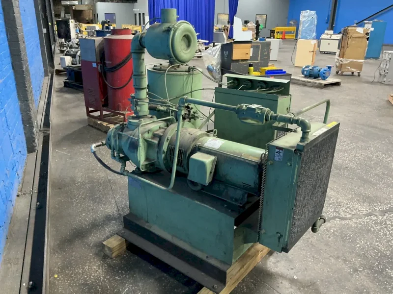 SULLAIR VACUUM PUMP  -  VS-12
