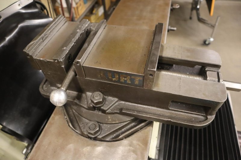 Acer Ultima 3VK Vertical Knee Mill, Newall 3-Axis DRO, X &amp; Y-Axis Servo Power Feeds, Power Quill Feed- Auction Item