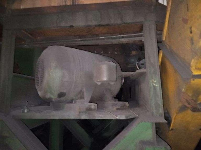 B and P model 85b muller with dust hood, motor and gearbox, batch hppper and cooling blower