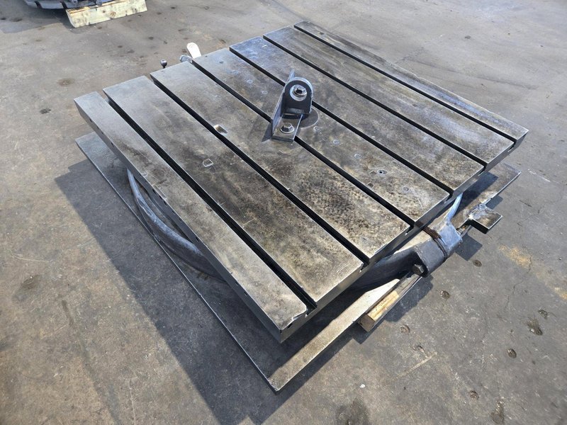 48" x 48" AIR LIFT ROTARY TABLE. STOCK #0548626