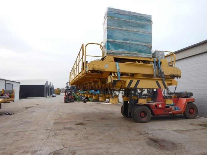 Fimec crane with magnetic plate hoist - 15 ton x 12 500 mm