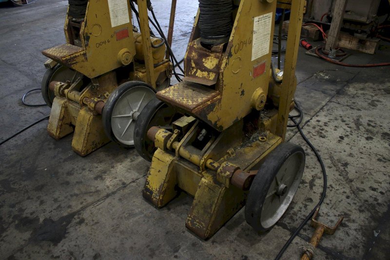 SET OF (4) 35 TON PORTABLE WHITING RAIL CAR JACKS: STOCK #77094