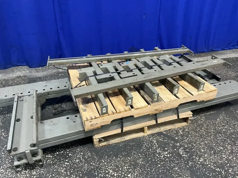 MECO 31" X 96" CANTILEVER RACKING