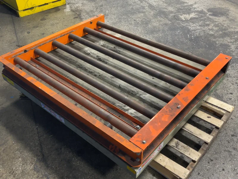 SOUTHWORTH 2000 LBS POWERED ROLLER CONVEYOR LIFT TABLE