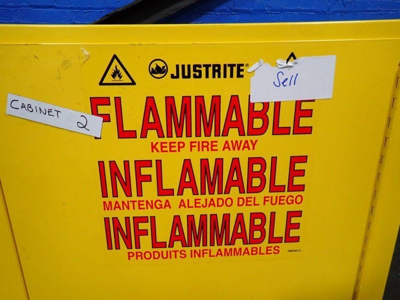 JUSTRITE 30 GAL FLAMMABLE LIQUID STORAGE CABINET