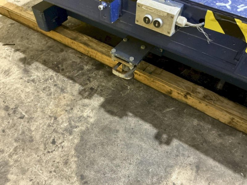 78" X 96" HYDRAULIC SCISSOR LIFT TABLE: YOBRO #24596