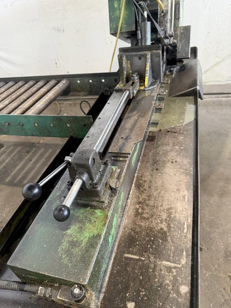 9" X 16" DOALL C-916 HORIZONTAL BANDSAW W/ 10' X 18" CONVEYOR. STOCK # 0112526.