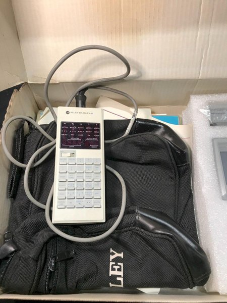 ALLEN BRADLEY 1747-PT1 SLC500 Professional Programming Kit NEW – Open Box
