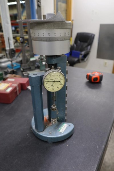 Brown &amp; Sharpe 5830 Hite-Icator, 9" Cadillac Style Height Gauge- Auction Item