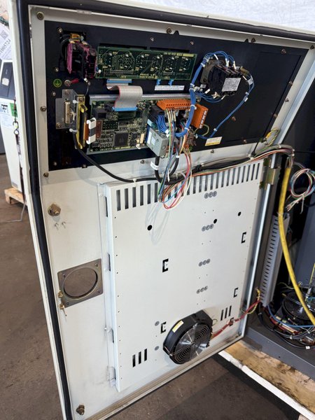 FANUC M-6iB/20 6 AXIS ROBOT W/ R-J3IB CONTROLLER. STOCK # 1005624