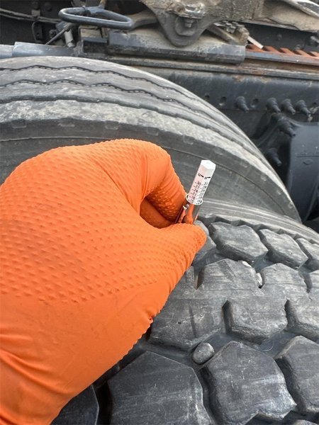 2019 Freightliner Cascadia 1FUJHHDR5KLKM7237