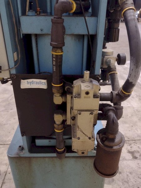 5.5 TON AIR HYDRAULICS MODEL #C-300 PNEUMATIC PRESS 6" STROKE: STOCK #20660