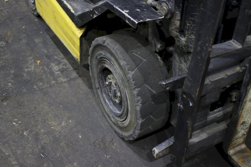 4,000 LBS YALE PROPANE FORKLIFT: STOCK #75781