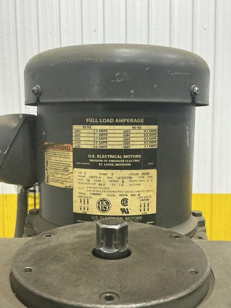 1.5 HP BRIDGEPORT VERTICAL MILL W/ POWER FEED: YOBRO #26042