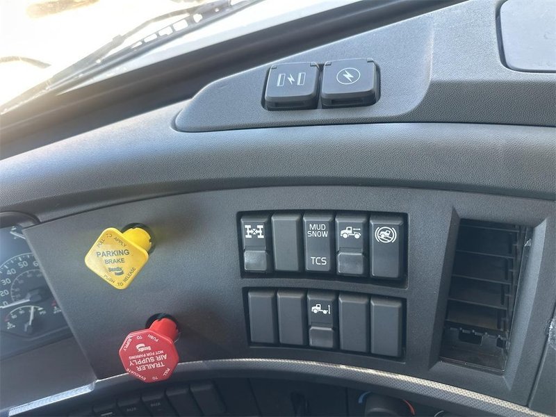 2023 Volvo VNL64T860 4V4NC9EJ5PN307510