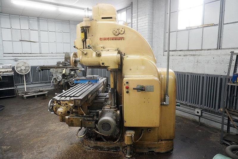 CINCINNATI MODEL #310-14VDT VERTICAL MILLING MACHINE: YOBRO #25927