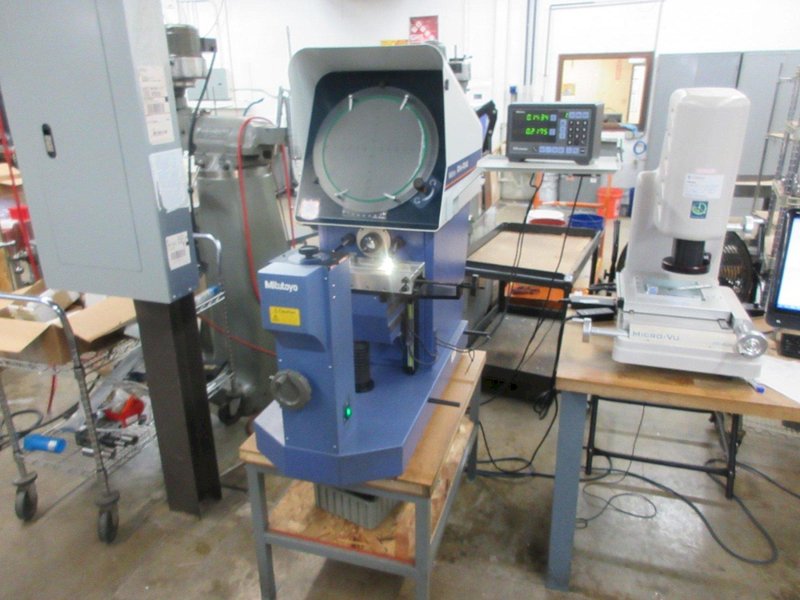 Mitutoyo Model PH-A14 Optical Comparator with KA-12 Counter DRO- Auction Item