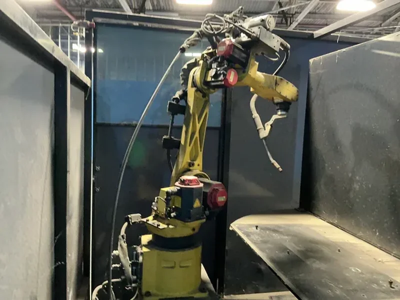 FANUC ROBOT ASSEMBLY  -  ARC MATE 100IB