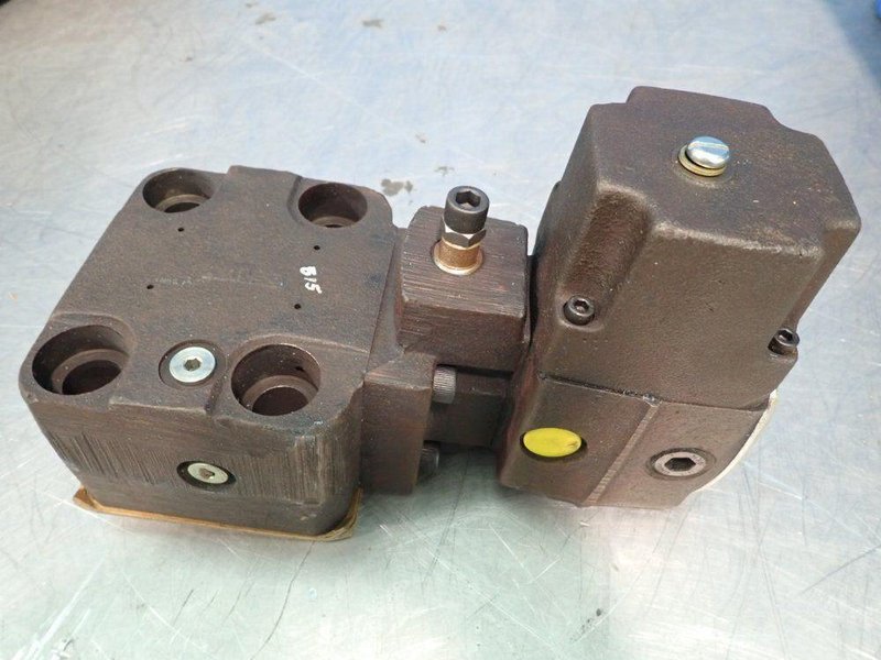 VICKERS RELIEF VALVE  -  CGE10122S15