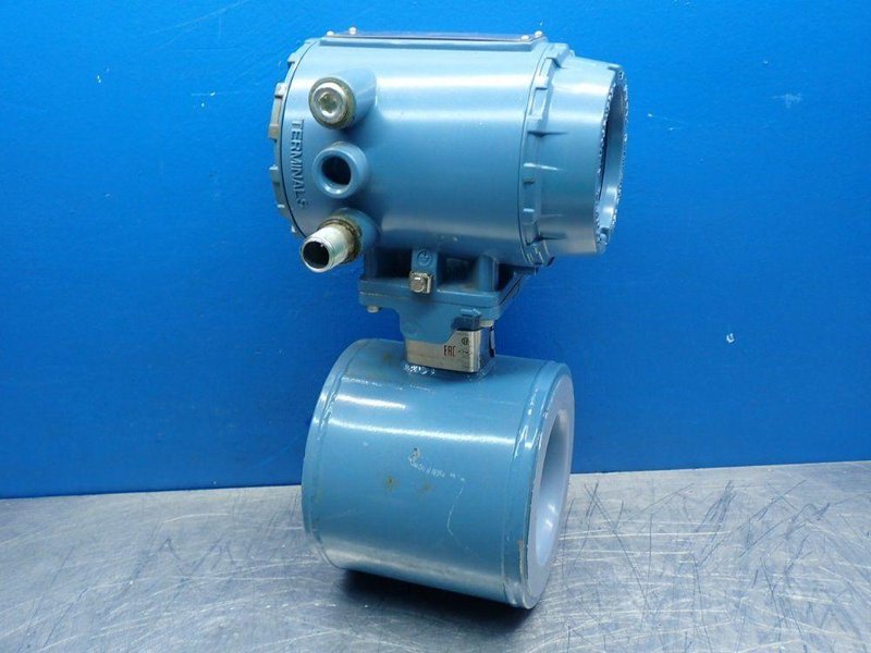 ROSEMOUNT DIGITAL FLOW METER TRANSMITTER   -  8732EMT2A1M4