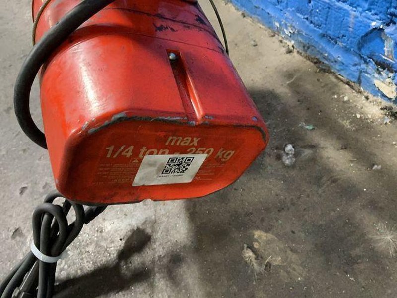CM 1/4 TON ELECTRIC CHAIN HOIST   -  WB