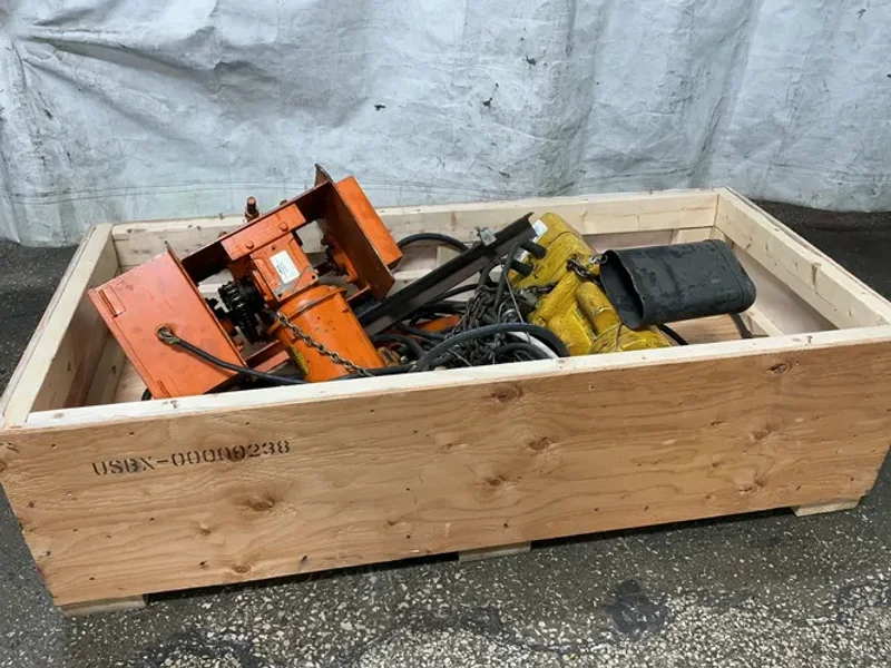 YALE, SATURN ENGINEERING CORP. 2 TON HOIST