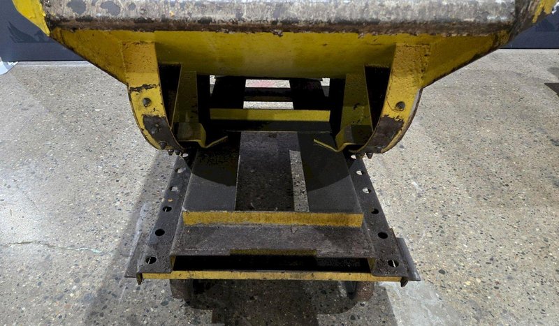 SELF DUMPING HOPPER USED