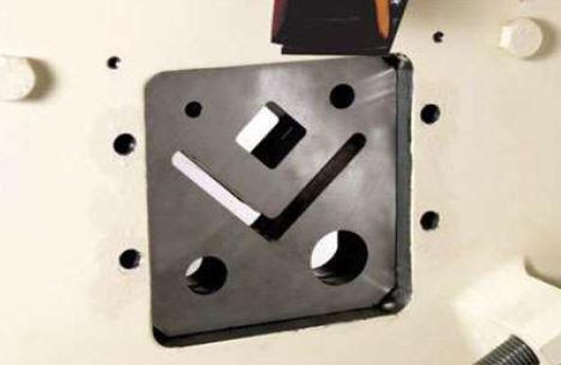 93 Ton, New Geka Hydraulic Ironworker Model Bendicrop 85S - Dual Operator